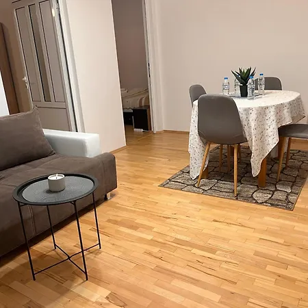 Slavveykovs Apartment *